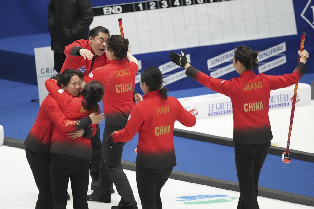 囧叔向裁判施压后染红，罗基：容忍这种行为问题会越来越严重