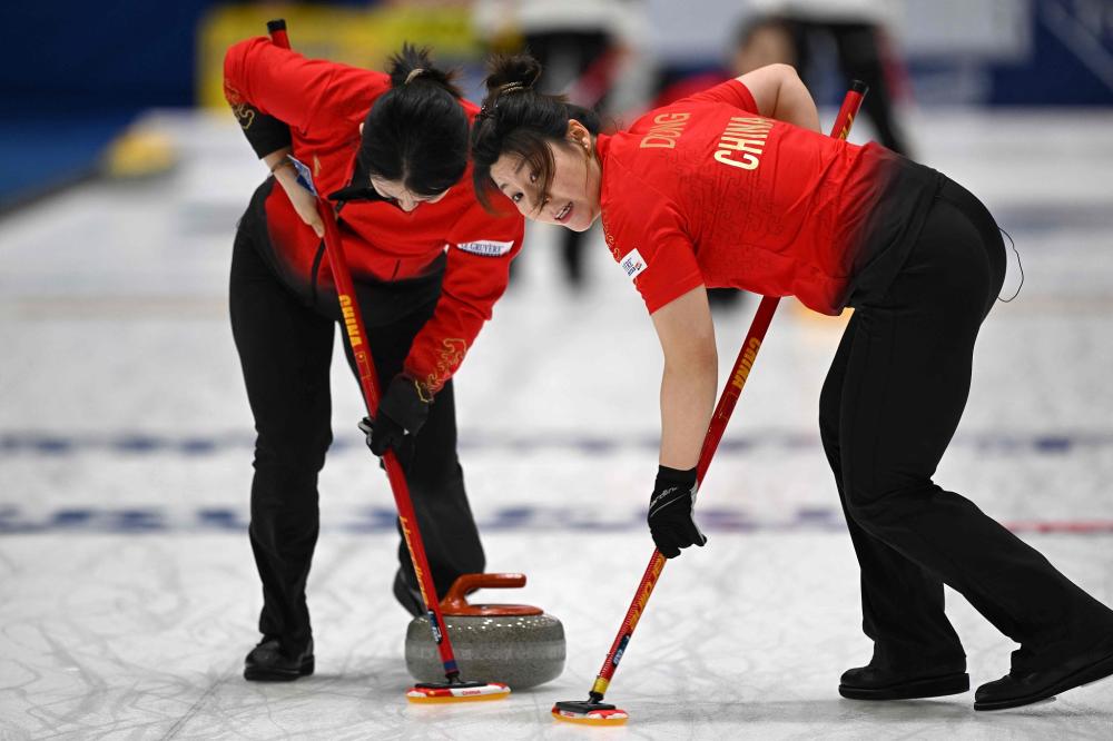 京媒：之前受伤的李磊今天参与国安赛前训练，冯博轩因伤缺席